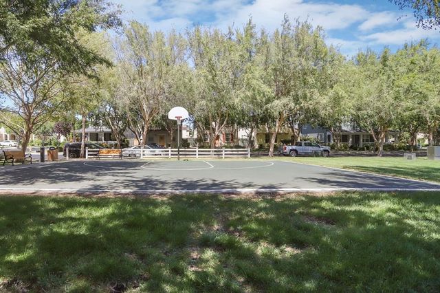 629 Belmont Ln, Tracy, CA 95377