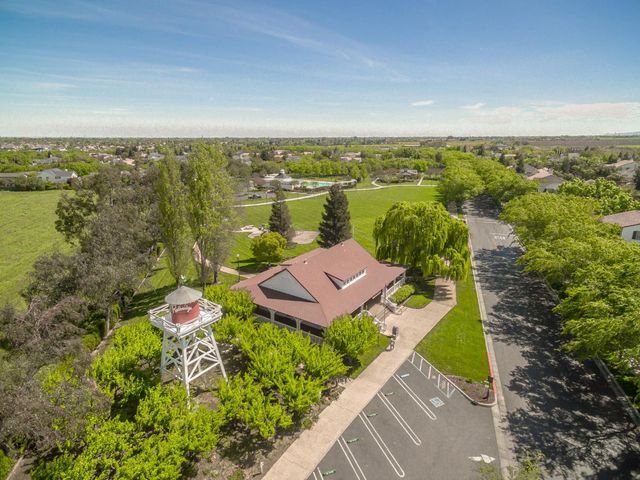 629 Belmont Ln, Tracy, CA 95377
