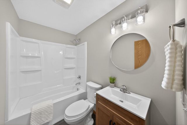 905 3rd Street SE, Kasson, MN 55944