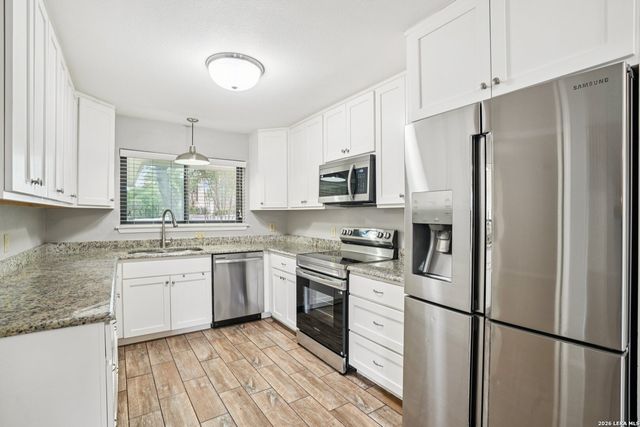 6106 Vance Jackson Rd Apt 42, San Antonio, TX 78230