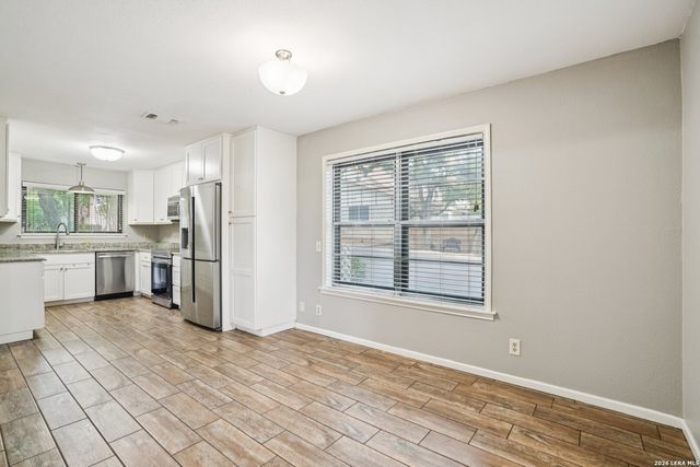 6106 Vance Jackson Rd Apt 42, San Antonio, TX 78230