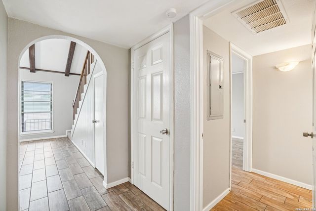 6106 Vance Jackson Rd Apt 42, San Antonio, TX 78230