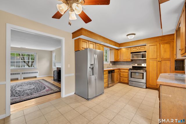 8 Stage Coach Road, Bristol, CT 06010