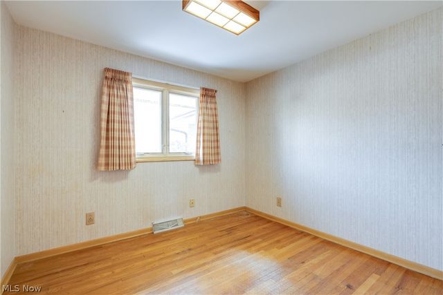 1196 N Skyline Drive, Seven Hills, OH 44131