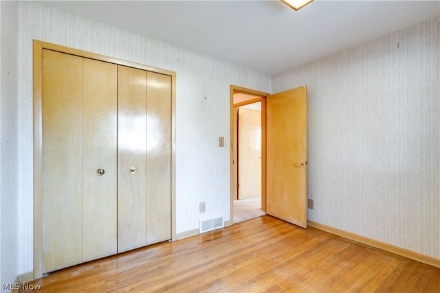 1196 N Skyline Drive, Seven Hills, OH 44131