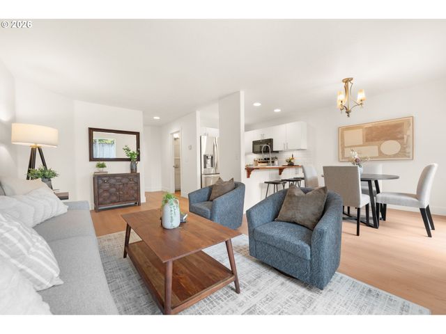 6616 N MONTANA Ave, Portland, OR 97217
