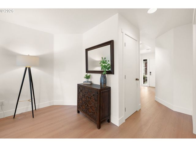 6616 N MONTANA Ave, Portland, OR 97217