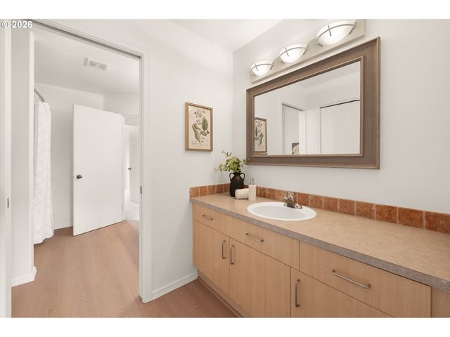 6616 N MONTANA Ave, Portland, OR 97217