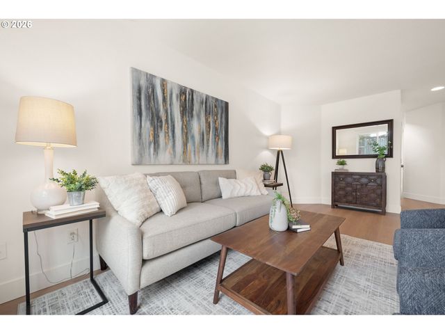 6616 N MONTANA Ave, Portland, OR 97217