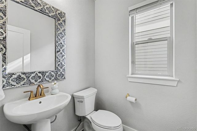 9982 E 60th Avenue, Denver, CO 80238