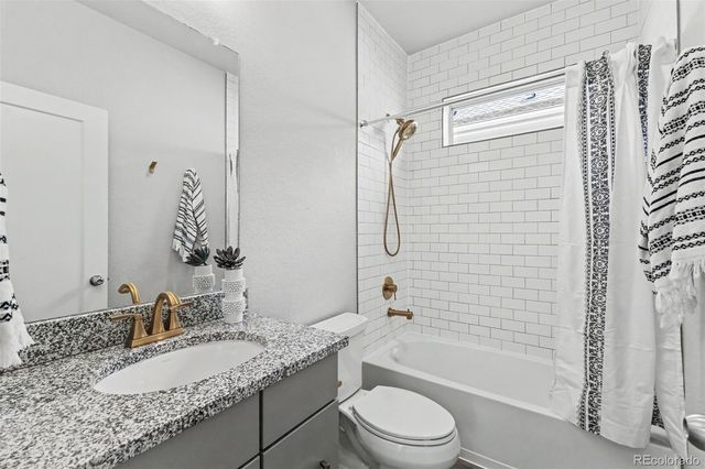 9982 E 60th Avenue, Denver, CO 80238