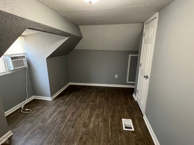 1529 Hiatt Street, Indianapolis, IN 46221