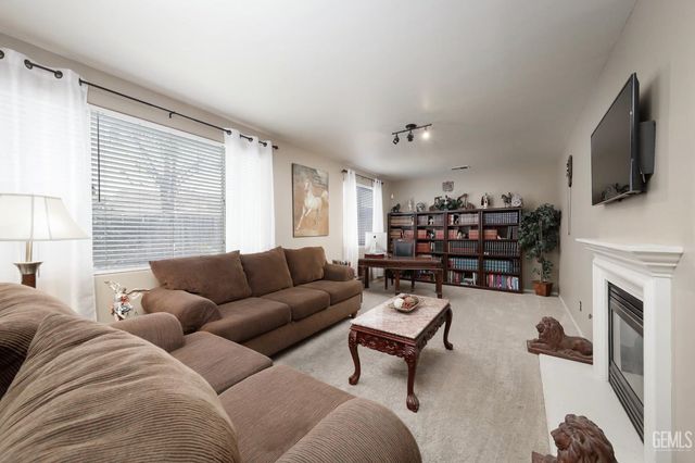 3122 campfire Drive, Bakersfield, CA 93312