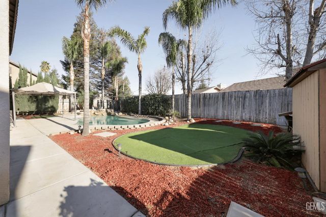 3122 campfire Drive, Bakersfield, CA 93312