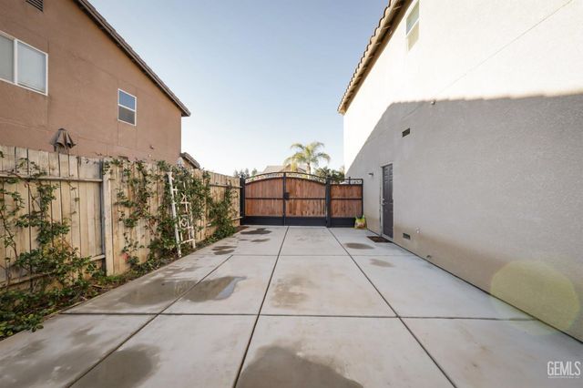 3122 campfire Drive, Bakersfield, CA 93312