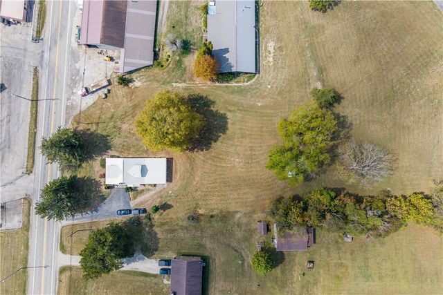 1075 E National Pike, South Strabane, PA 15301