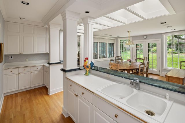 2617 Dean Parkway, Minneapolis, MN 55416