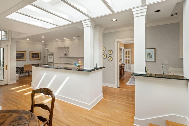 2617 Dean Parkway, Minneapolis, MN 55416