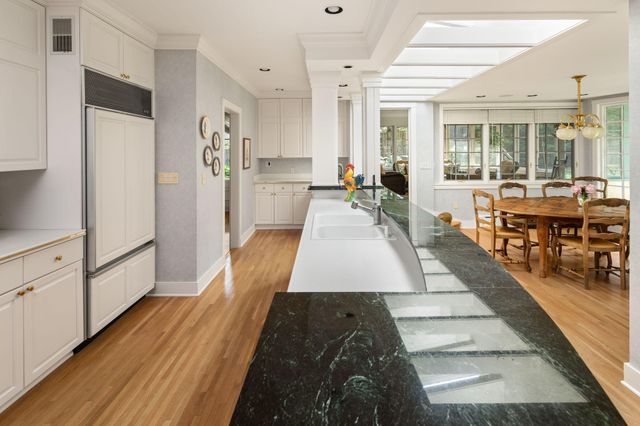 2617 Dean Parkway, Minneapolis, MN 55416