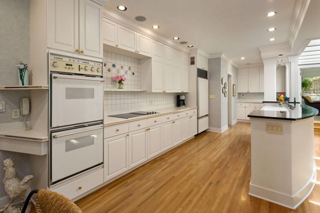 2617 Dean Parkway, Minneapolis, MN 55416