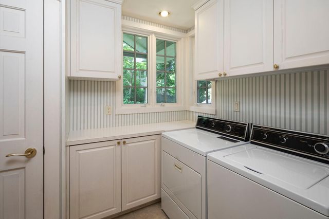 2617 Dean Parkway, Minneapolis, MN 55416