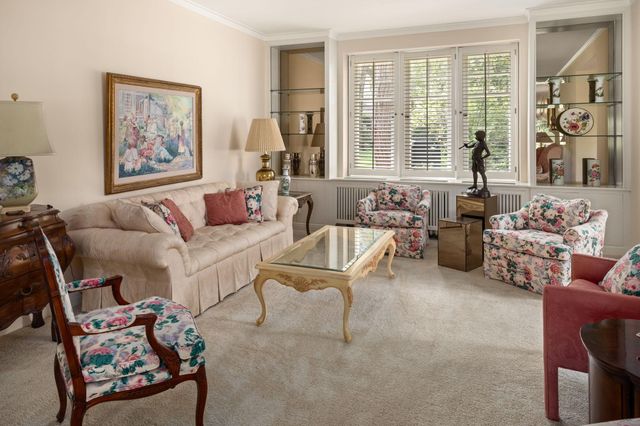 2617 Dean Parkway, Minneapolis, MN 55416