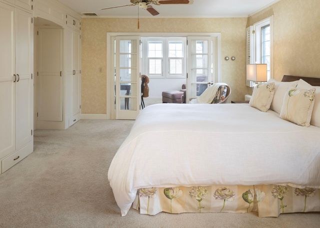 2617 Dean Parkway, Minneapolis, MN 55416