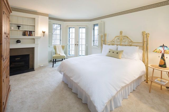 2617 Dean Parkway, Minneapolis, MN 55416