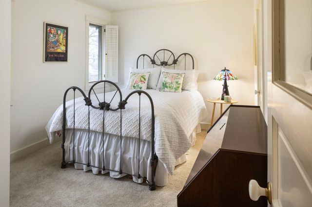 2617 Dean Parkway, Minneapolis, MN 55416