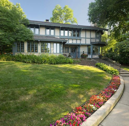 2617 Dean Parkway, Minneapolis, MN 55416