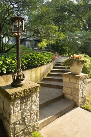 2617 Dean Parkway, Minneapolis, MN 55416