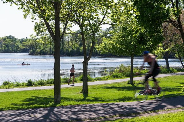 2617 Dean Parkway, Minneapolis, MN 55416