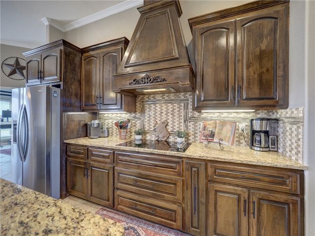 1373 Kirklees Dr, Corpus Christi, TX 78415