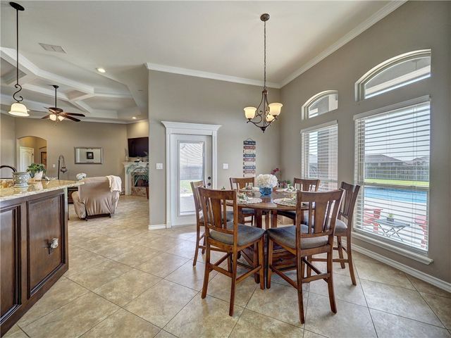 1373 Kirklees Dr, Corpus Christi, TX 78415