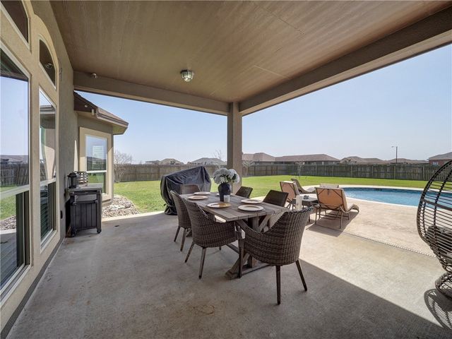 1373 Kirklees Dr, Corpus Christi, TX 78415