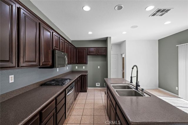 31991 Sugarbush, Lake Elsinore, CA 92532