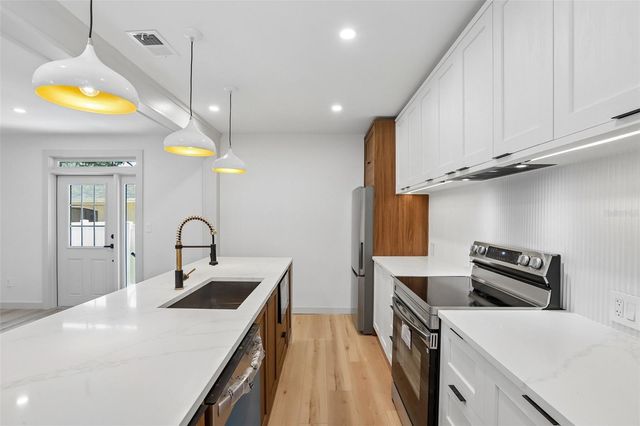 8523 N EDISON AVENUE, Tampa, FL 33604