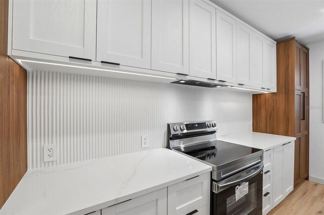 8523 N EDISON AVENUE, Tampa, FL 33604