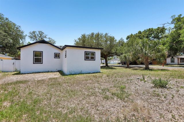 8523 N EDISON AVENUE, Tampa, FL 33604