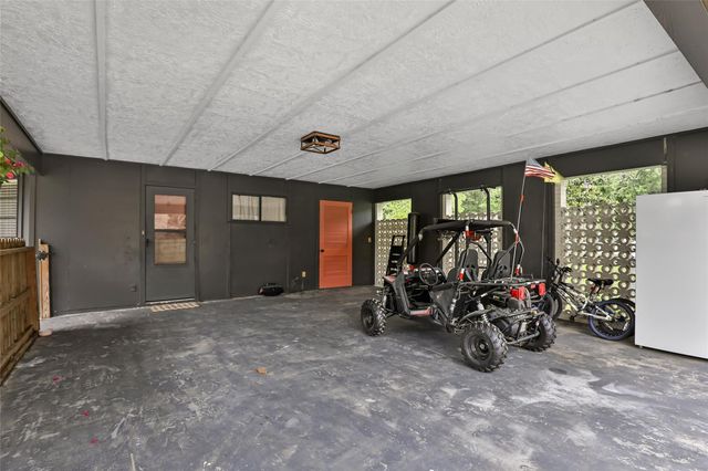 22 Sherwood Street, Dayton, TX 77535