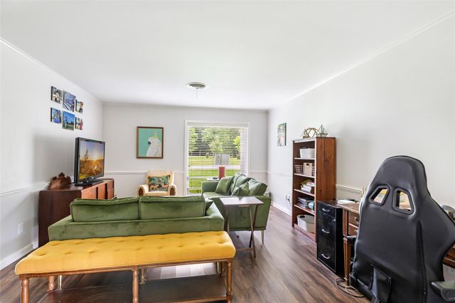 22 Sherwood Street, Dayton, TX 77535