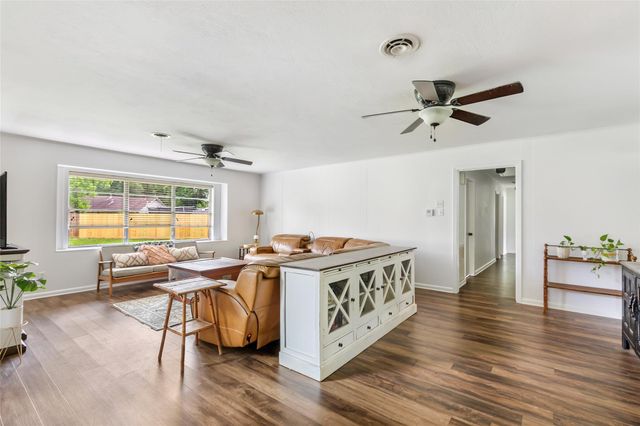 22 Sherwood Street, Dayton, TX 77535
