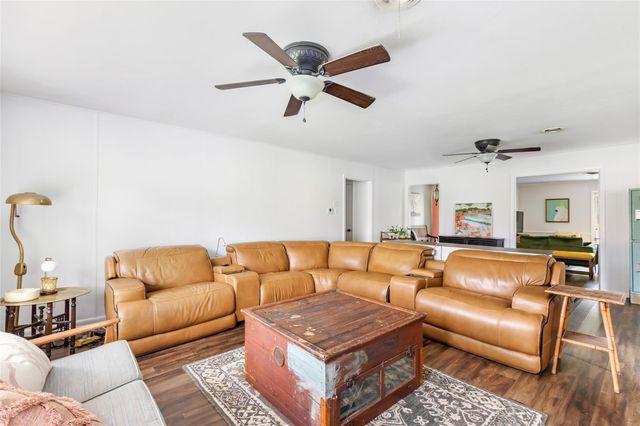 22 Sherwood Street, Dayton, TX 77535