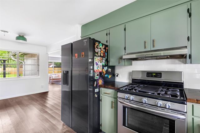22 Sherwood Street, Dayton, TX 77535