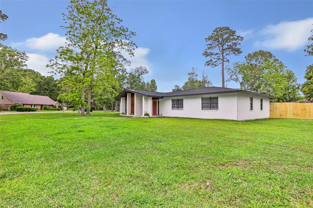 22 Sherwood Street, Dayton, TX 77535