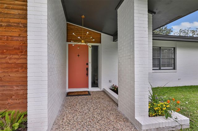 22 Sherwood Street, Dayton, TX 77535