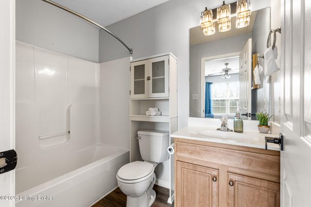 112 Red Oak Dr, Shepherdsville, KY 40165