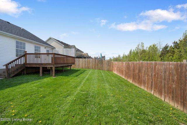 112 Red Oak Dr, Shepherdsville, KY 40165