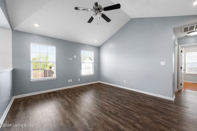 112 Red Oak Dr, Shepherdsville, KY 40165