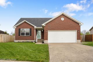 112 Red Oak Dr, Shepherdsville, KY 40165